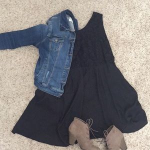 Black lace-top flows dress